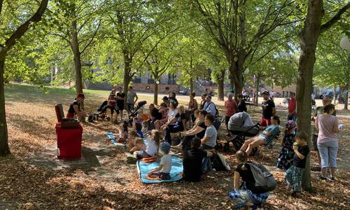 Literarischer Familiennachmittag im Park