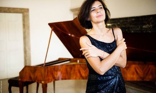 2026 06 13 SalonSoiree neonato 960x640pix