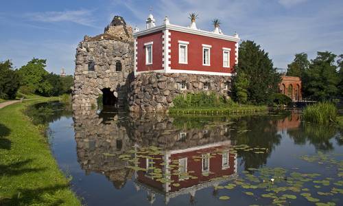 Insel Stein im Wörlitzer Park Insel Stein im Wörlitzer Park mit Villa Hamilton. Foto: Heinz Fräßdorf.