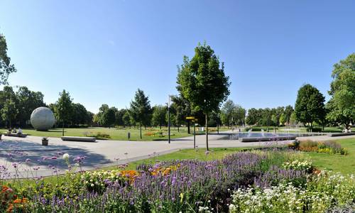 Gartenträume Park Herrenbreite mit Mond